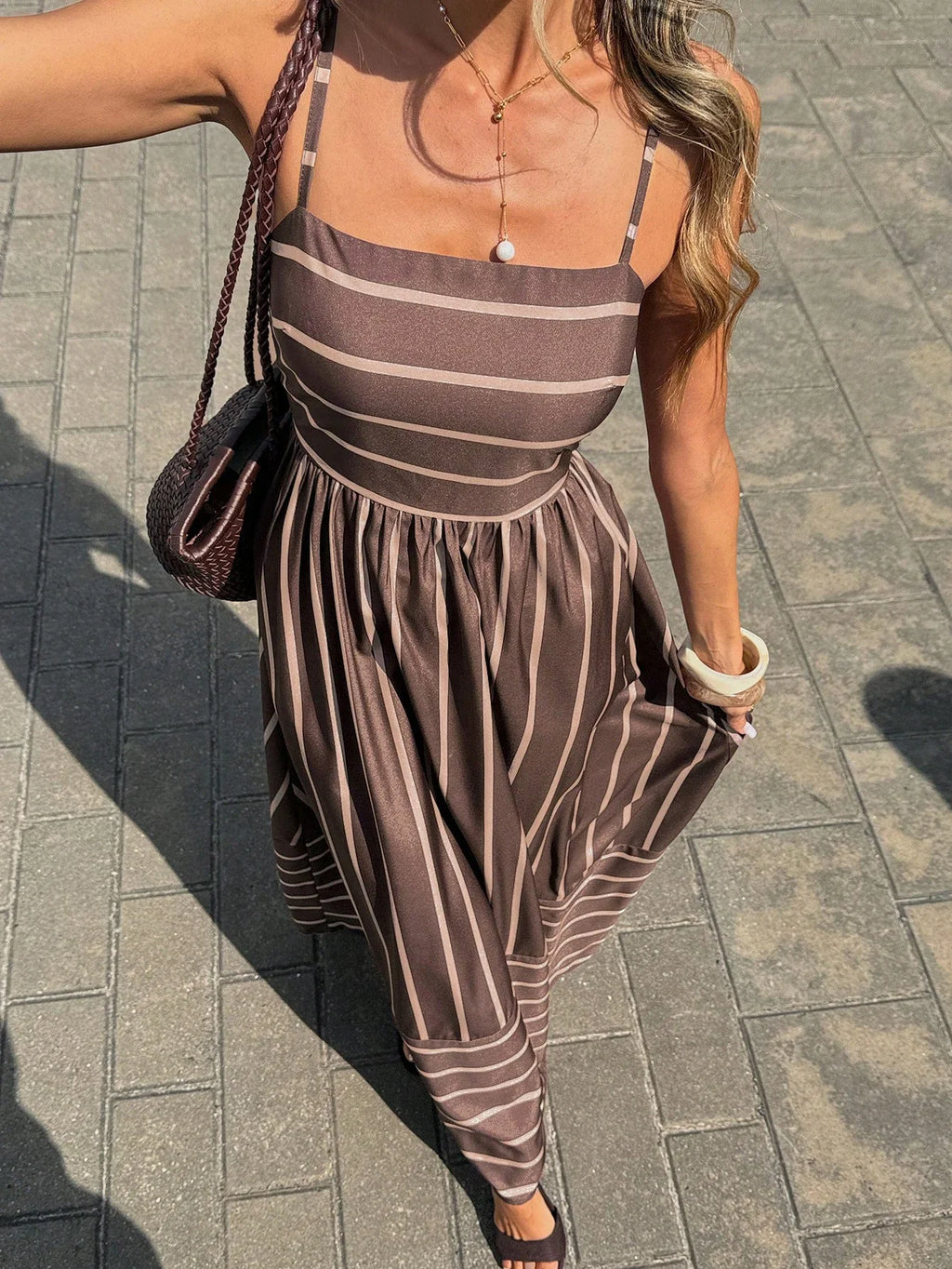 Serisse Women's Striped Print Casual Vacation Spaghetti Strap Dress, Color-Blocked Striped High-Waisted A-Line Maxi Dress,Brown