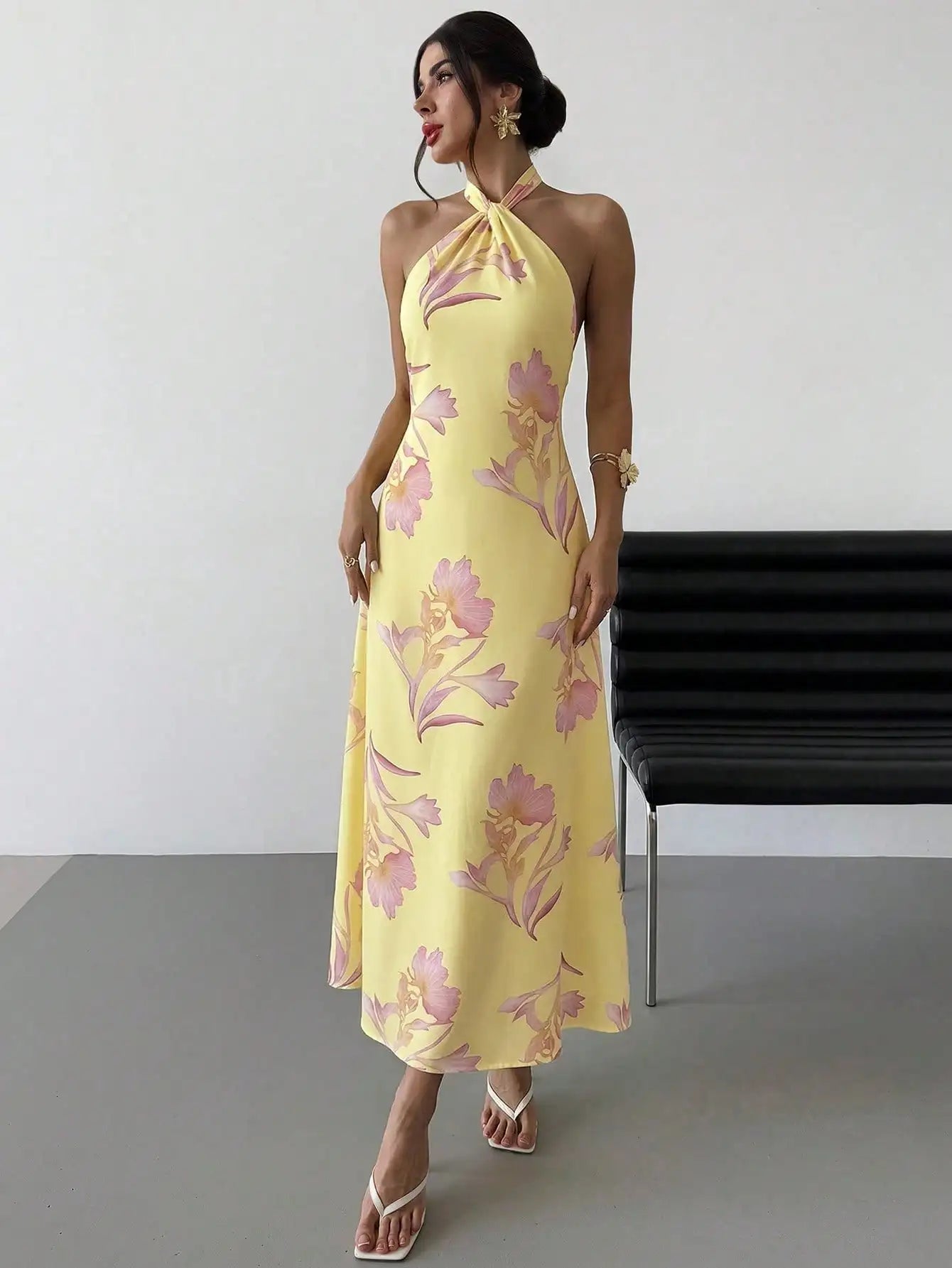 Pale Yellow Sleeveless Halter Maxi Dress With Open Back, Loose Flowy Gown For Summer Beach Holiday And Evening Party