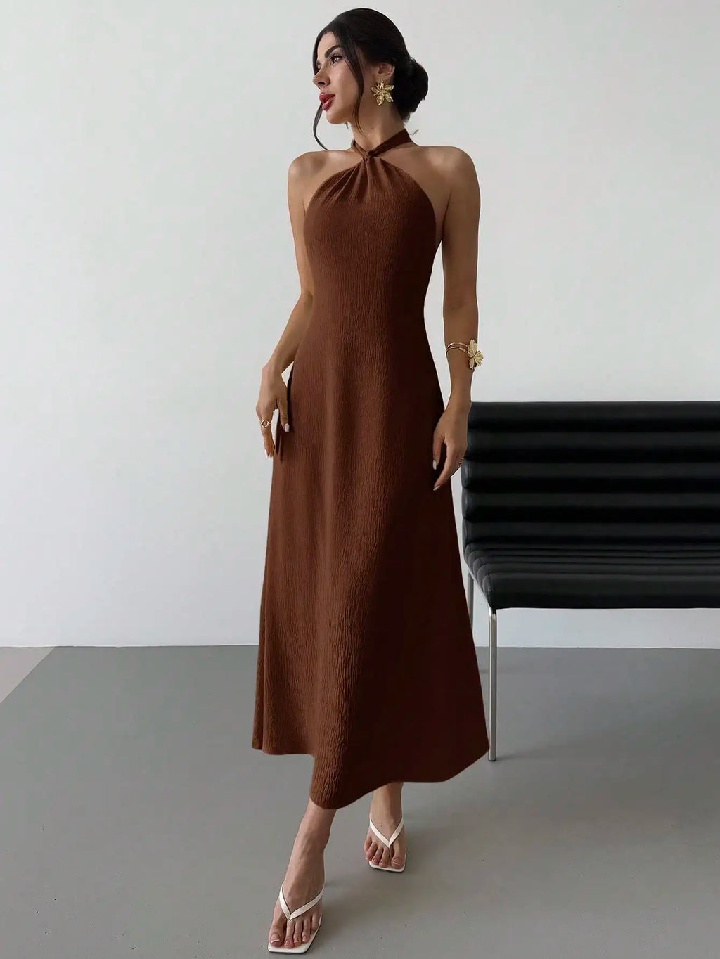 Pale Yellow Sleeveless Halter Maxi Dress With Open Back, Loose Flowy Gown For Summer Beach Holiday And Evening Party