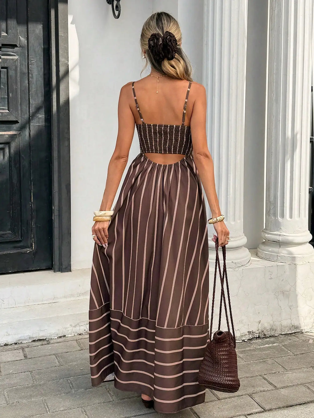 Serisse Women's Striped Print Casual Vacation Spaghetti Strap Dress, Color-Blocked Striped High-Waisted A-Line Maxi Dress,Brown