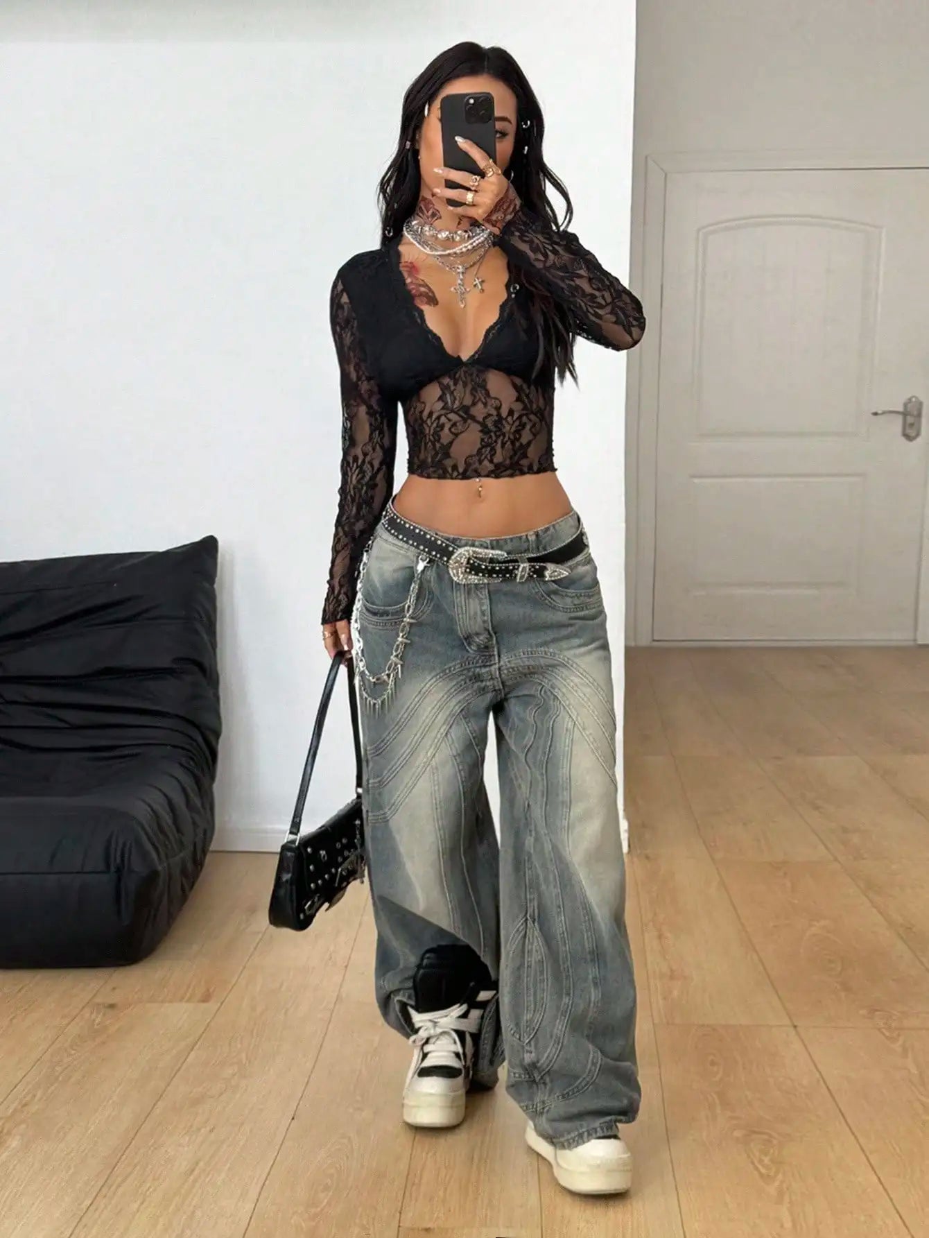 Black Lace V-Neck Long Sleeve Crop Top Women Streetwear Y2K Boho Western Festival Tee