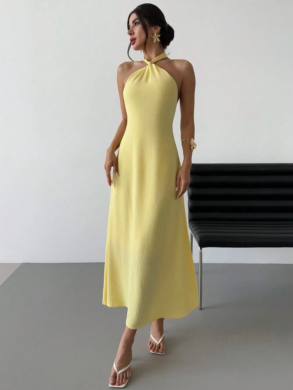 Pale Yellow Sleeveless Halter Maxi Dress With Open Back, Loose Flowy Gown For Summer Beach Holiday And Evening Party